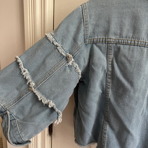 Cropped Denim Jacket - Picture 5 of 7